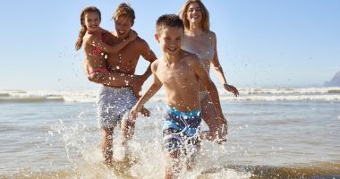 Stire din Economie : Minivacanța de 1 iunie. Prețuri mai mari la cazare cu 16 % față de anul trecut
