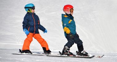 Stire din Social : Vacanța de schi în 2025. Ce perioadă a ales fiecare județ pentru următoarea vacanță a elevilor