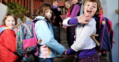Stire din Social : Ministrul Educației: Ce se întâmplă cu vacanțele elevilor, de anul viitor