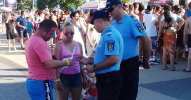 Stire din Eveniment : Vacanță în siguranță, pe litoral. Ce sfaturi ne dau jandarmii