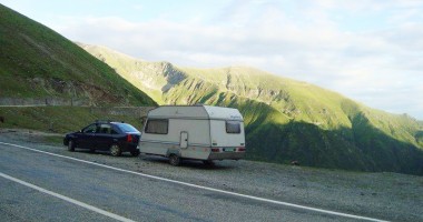 Stire din Diverse : În vacanță… cu casa în spinare