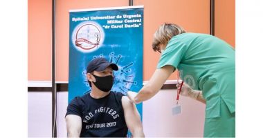 Florin Cîțu a făcut rapelul la vaccinul anti-Covid