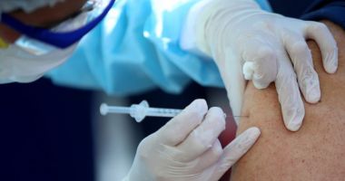USR-PLUS: Ziua liberă pentru vaccinare anti-COVID a intrat în vigoare