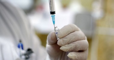 Stire din Sănătate : Primele 50.000 de doze de vaccin pentru hepatita B, disponibile din august