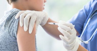 Aproape 2.000 de copii, vaccinați în 24 de ore