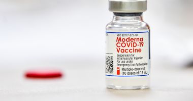 Studiu: Vaccinul Moderna produce de două ori mai mulți anticorpi decât Pfizer