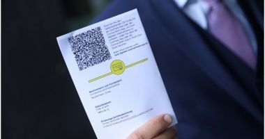 Stire din Actualitate : Certificat de vaccinare pe numele lui Adolf Hitler, creat în Țările de Jos. Autoritățile investighează incidentul