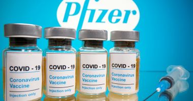 Pfizer și Moderna anunță când vom avea vaccinuri adaptate la Omicron