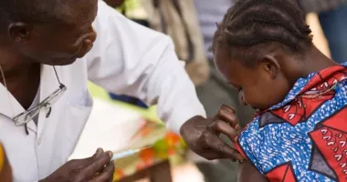 OMS: Vaccinul împotriva malariei salvează vieți. Mortalitatea infantilă a scăzut semnificativ în Africa