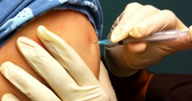 Stire din Sănătate : Specialiștii vor să explice necesitatea campaniilor de vaccinare a populației