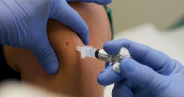 Stire din Sănătate : Tot mai mulți constănțeni se vaccinează împotriva gripei. "Dozele, aproape epuizate!"