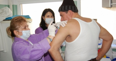 Stire din Social : Au sosit primele doze de vaccin antigripal. Cine are prioritate și cine mai are de așteptat
