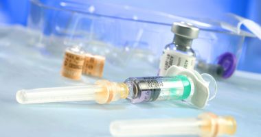 Stire din Social : SEZONUL GRIPEI. 500.000 de doze de vaccin antigripal, așteptate