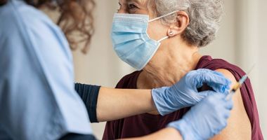 Stire din Social : Vaccinare antigripală încetinită în cabinetele medicilor de familie