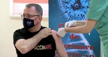 Stire din Economie : Ministrul Agriculturii s-a vaccinat