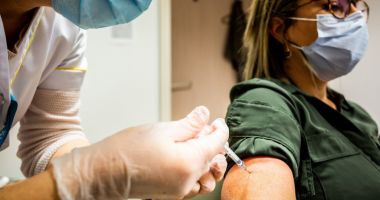 Stire din Social : Doar 10.000 de români s-au vaccinat anti-Covid cu prima doză în ultimele 24 de ore