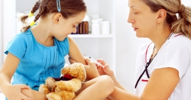 Stire din Social : Peste 50 la sută dintre copiii nevaccinați vor fi imunizați într-o campanie suplimentară