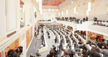 Stire din Actualitate : Legea vaccinării obligatorii împotriva COVID, la vot în Parlamentul Austriei