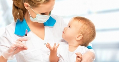 Stire din Social : CONTROVERSA VACCINULUI ROR / CE TREBUIE SĂ ȘTIE PĂRINȚII, ÎN PLINĂ CRIZĂ