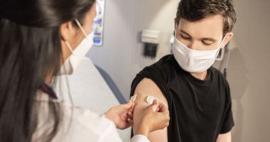 Stire din Social : Maraton de vaccinare la Spitalul Militar din Constanţa