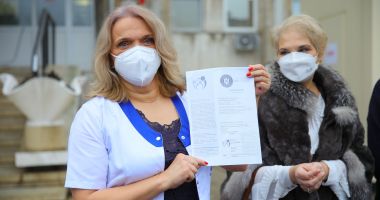 Sute de medici şi asistente, vaccinaţi astăzi, în judeţul Constanţa - 3