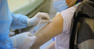 Peste 20.000 de doze de vaccin anti-COVID-19, aduse la Constanţa