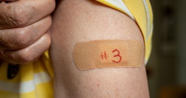 Stire din Social : România a depășit pragul de 1 milion de persoane vaccinate cu doza a treia
