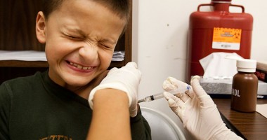 Stire din Sănătate : Vaccinarea în școli a elevilor se va face la medicii de familie