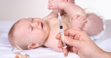 Stire din Sănătate : "Stocurile de vaccin, disponibile în toată țara! Părinții care vor imunizarea copiilor să meargă la medicii de familie, nu la farmacii"