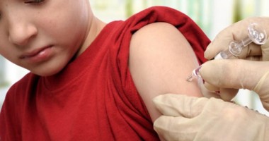 Stire din Sănătate : Vaccin gratuit pentru adolescenți împotriva HPV