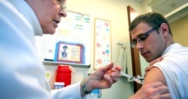 Stire din Sănătate : Ce vaccinuri trebuie să faci înainte să pleci într-o călătorie