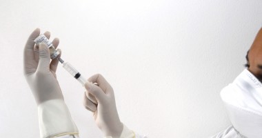 Stire din Sănătate : Vaccinul toxic, interzis  pe piața românească