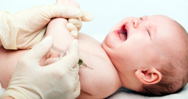 Stire din Sănătate : Bebelușii vor putea fi vaccinați din nou! Au venit vaccinurile BCG și ROR