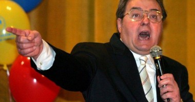 Stire din Politică-Administrație : Corneliu Vadim Tudor și-a lansat oficial candidatura la Președinție