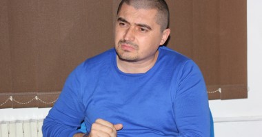 Stire din Eveniment : Afaceristul țintă a unui asasinat la comandă, acuzat de șantaj și amenințare