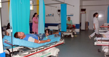 Val de urgențe la Spitalul Județean! Constănțenii au făcut abuz de mâncare și băutură! - 2