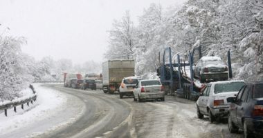 Stire din Social : Circulație bară la bară pe valea Prahovei! Jale maximă pe raza stațiunii Bușteni