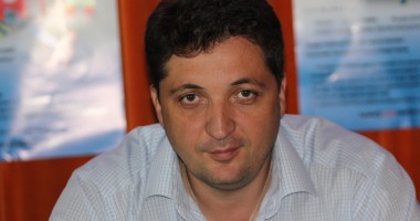 Stire din Eveniment : ACUZAȚII GRAVE: Casele de amanet și tâlharii sunt mână în mână?