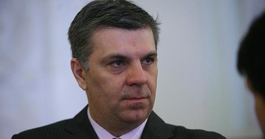 Stire din Politică-Administrație : Parlamentari juriști nemulțumiți de modificările la Statut privind incompatibilitatea avocaților