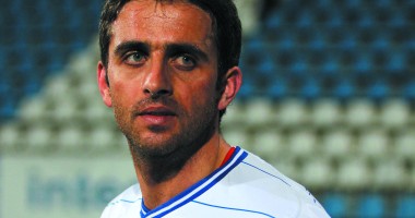 Stire din Sport : Fotbal / Vali Badea se ceartă cu suporterii