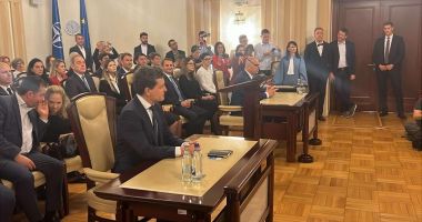 Stire din Politică-Administrație : CCR a validat rezultatul alegerilor. Nicușor Dan este Președintele României