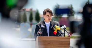 Stire din Actualitate : Selly lansează VALIZA.RO, agenție de turism pentru Generația Z