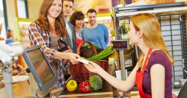 Stire din Economie : Valoarea nominală a tichetului de masă a fost „îngheţată” până în septembrie