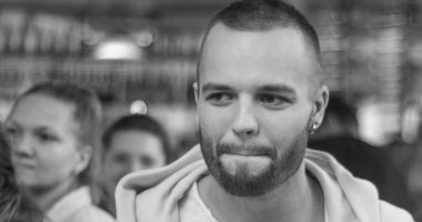 Stire din Actualitate : Fost concurent la Eurovision, mort la 30 de ani