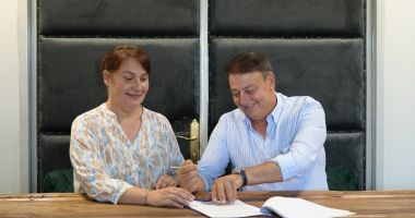 Stire din Politică-Administrație : Administraţia locală din Valu lui Traian a semnat proiectul de construire a unui liceu în localitate