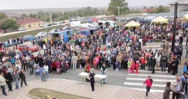 Primarul Florin Mitroi a inaugurat piața agroalimentară din Valu lui Traian - 4