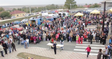 Primarul Florin Mitroi a inaugurat piața agroalimentară din Valu lui Traian - 2