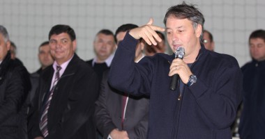 Primarul Florin Mitroi le-a oferit locuitorilor o sală de sport și apartamente ANL - 3