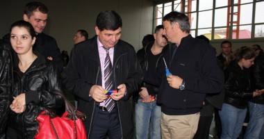 Primarul Florin Mitroi le-a oferit locuitorilor o sală de sport și apartamente ANL - 4