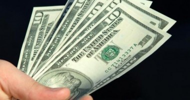 Stire din Economie : Depozitele în valută, mai mari decât cele de anul trecut